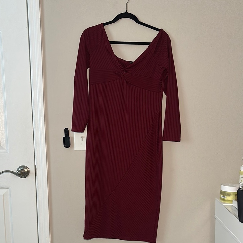 Boohoo Burgundy Twist-Front Ribbed Midi Dress